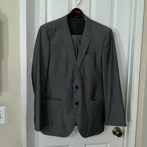 Hugo Boss gray suit 42R